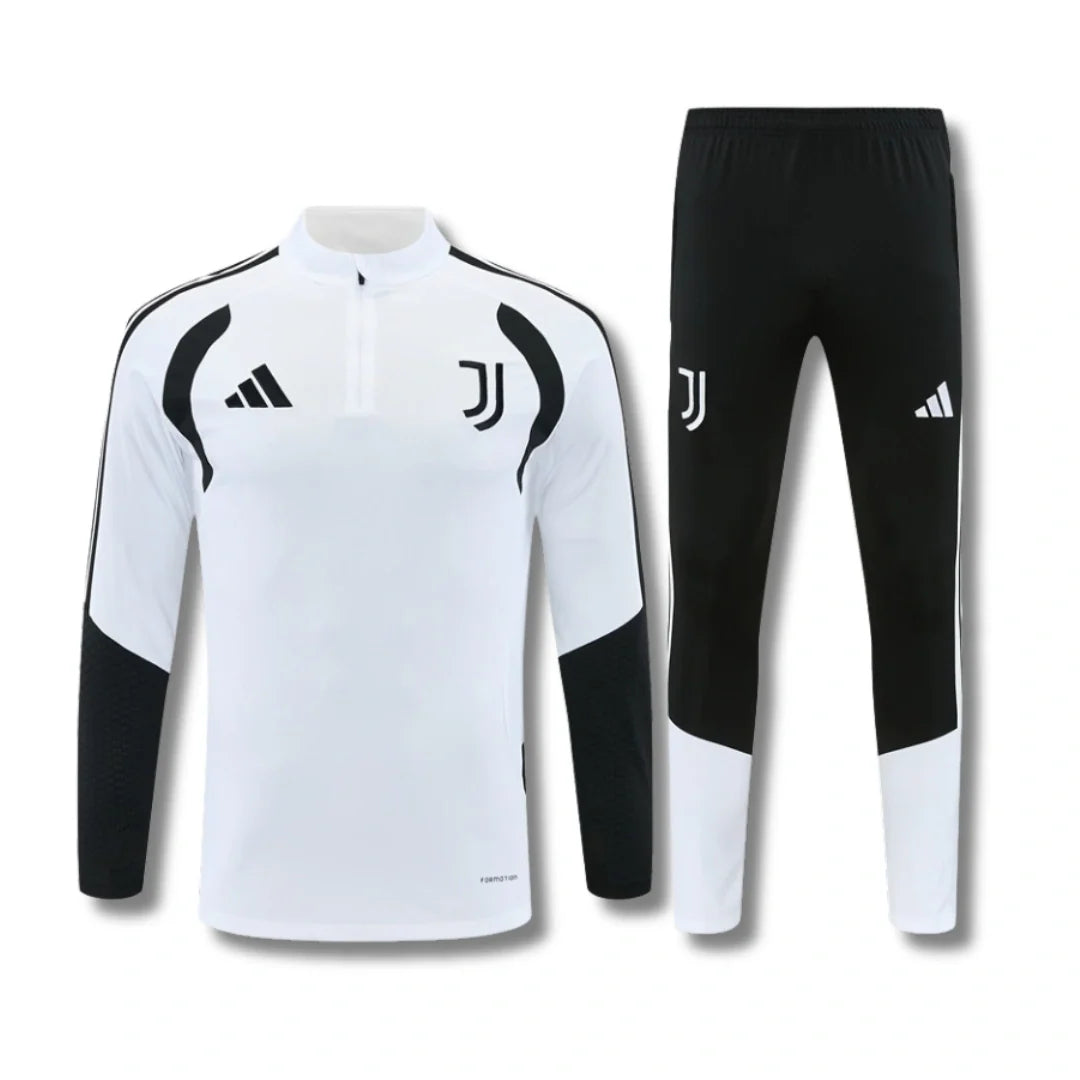 Juventus White Tracksuit 26/27 - front view